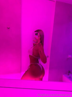 twerkariana Nude Leaked Photo #26