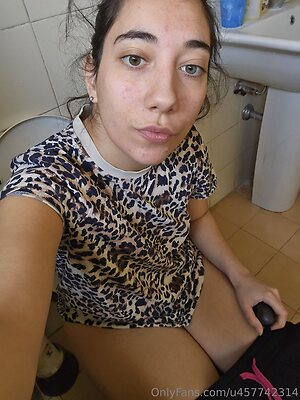 u457742314 Nude Leaked Photo #5