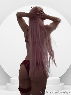 uwushya Nude Leaked Photo #9
