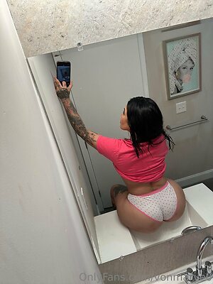 vonmarye0 Nude Leaked Photo #33