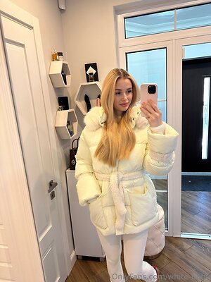 white-baby Nude Leaked Photo #11