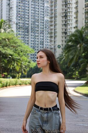 youngy lizzy Nude Leaked Photo #19
