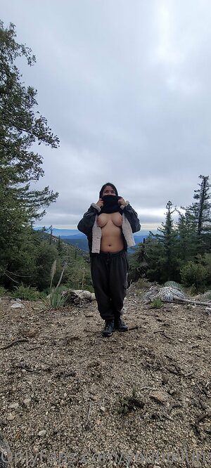 youniklunatik Nude Leaked Photo #6