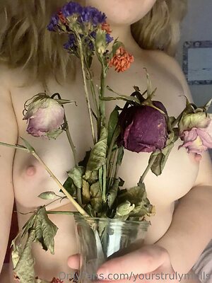 yourstrulymolls Nude Leaked Photo #17
