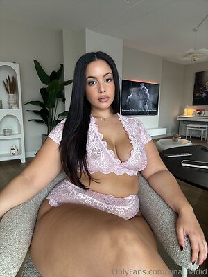 zina hadid Nude Leaked Photo #11