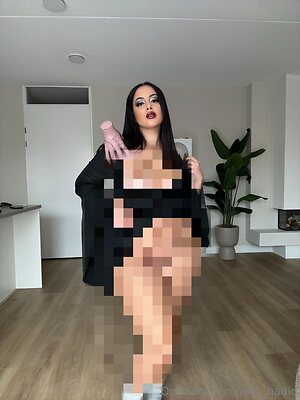 zina hadid Nude Leaked Photo #20