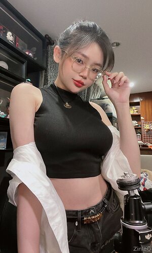 zinieq Nude Leaked Photo #13
