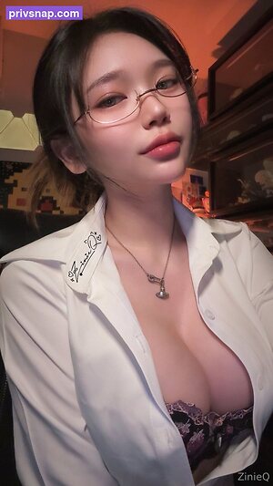 zinieq Nude Leaked Photo #21