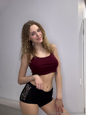 zoeycurly Nude Leaked Photo #15