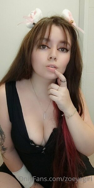 zoeyegirl Nude Leaked Photo #14