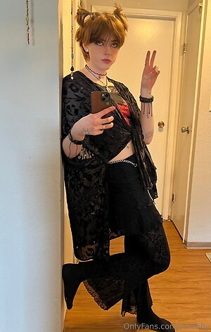 zombby Nude Leaked Photo #5