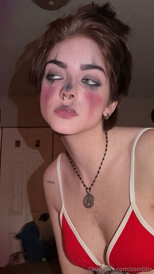 zombby Nude Leaked Photo #12