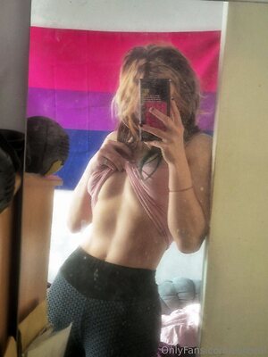zureeal Nude Leaked Photo #9