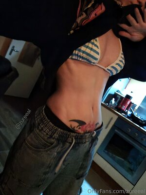 zureeal Nude Leaked Photo #14