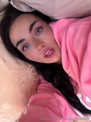 zusjeofficialfree Nude Leaked Photo #5